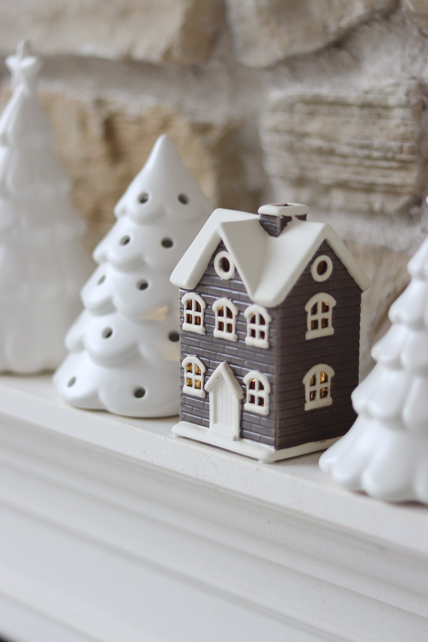 LED Christmas house - Dark Brown
