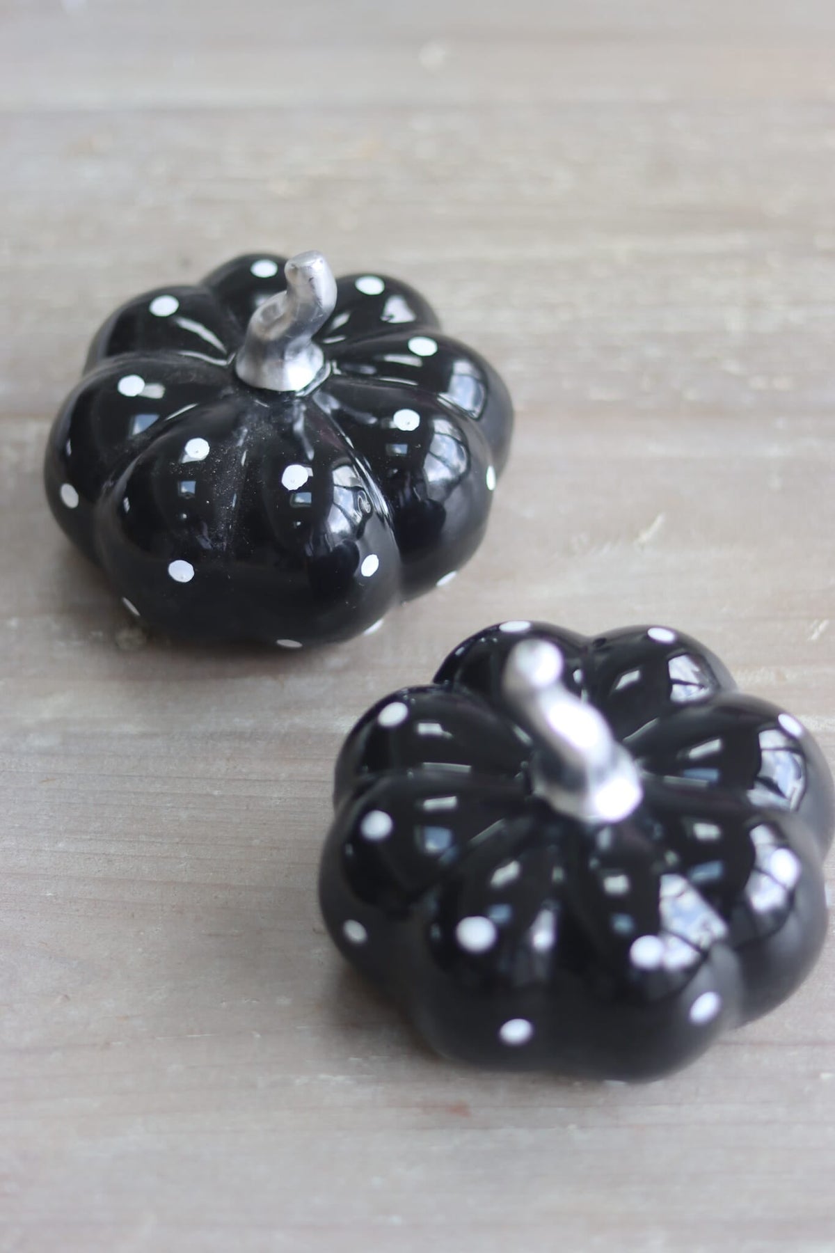 Ceramic Pumpkin Black Polka Dot - Medium 2Pc Set