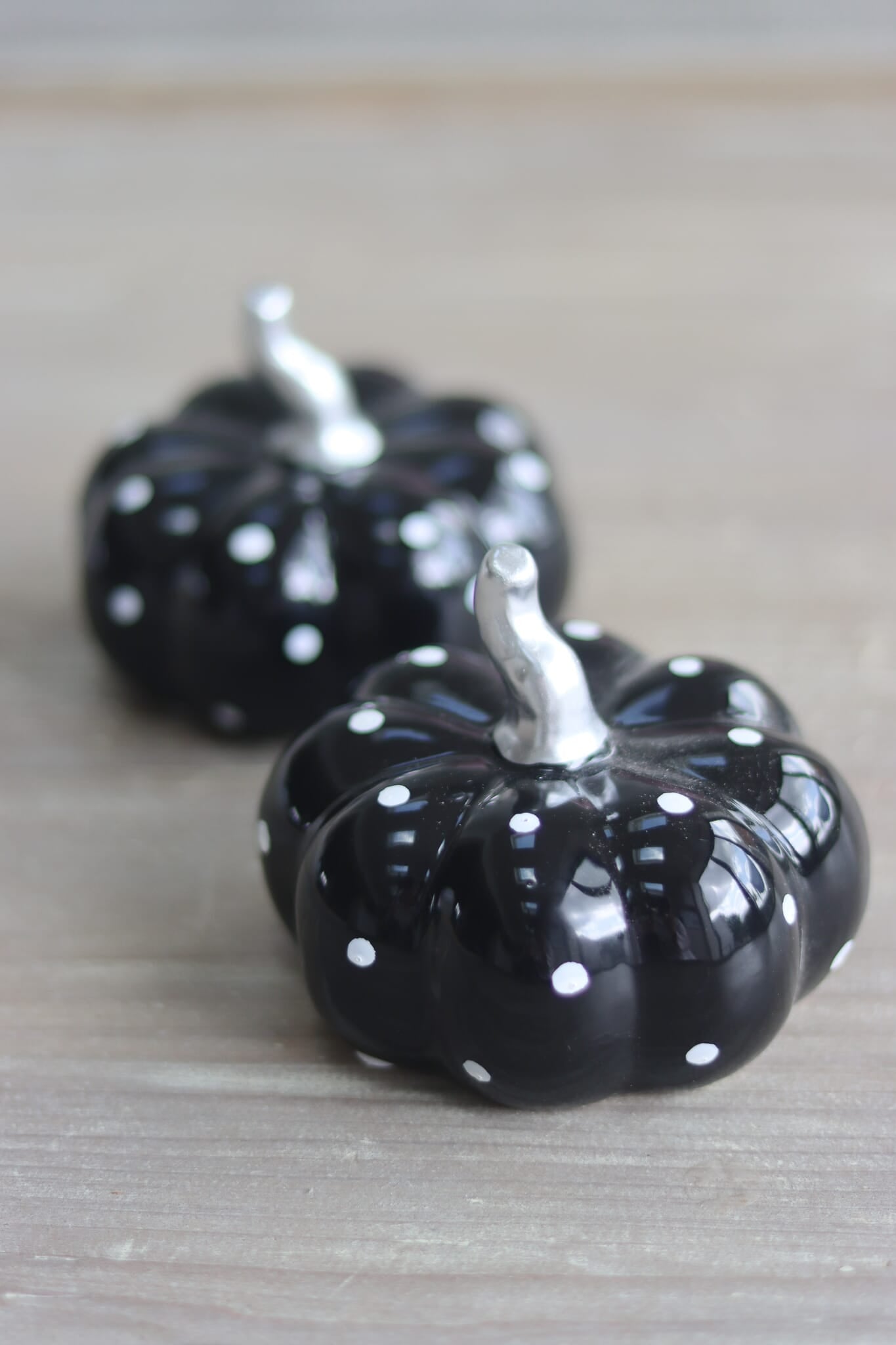 Ceramic Pumpkin Black Polka Dot - Medium 2Pc Set