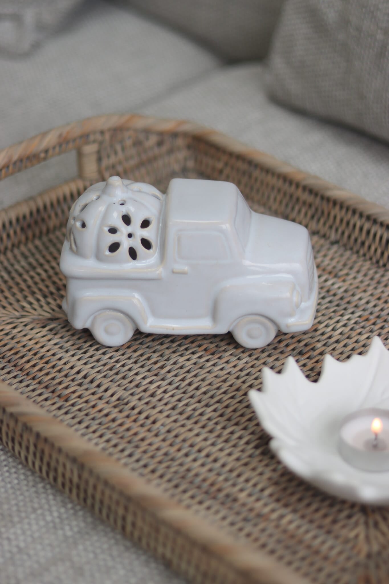 Car With Pumpkin - LED