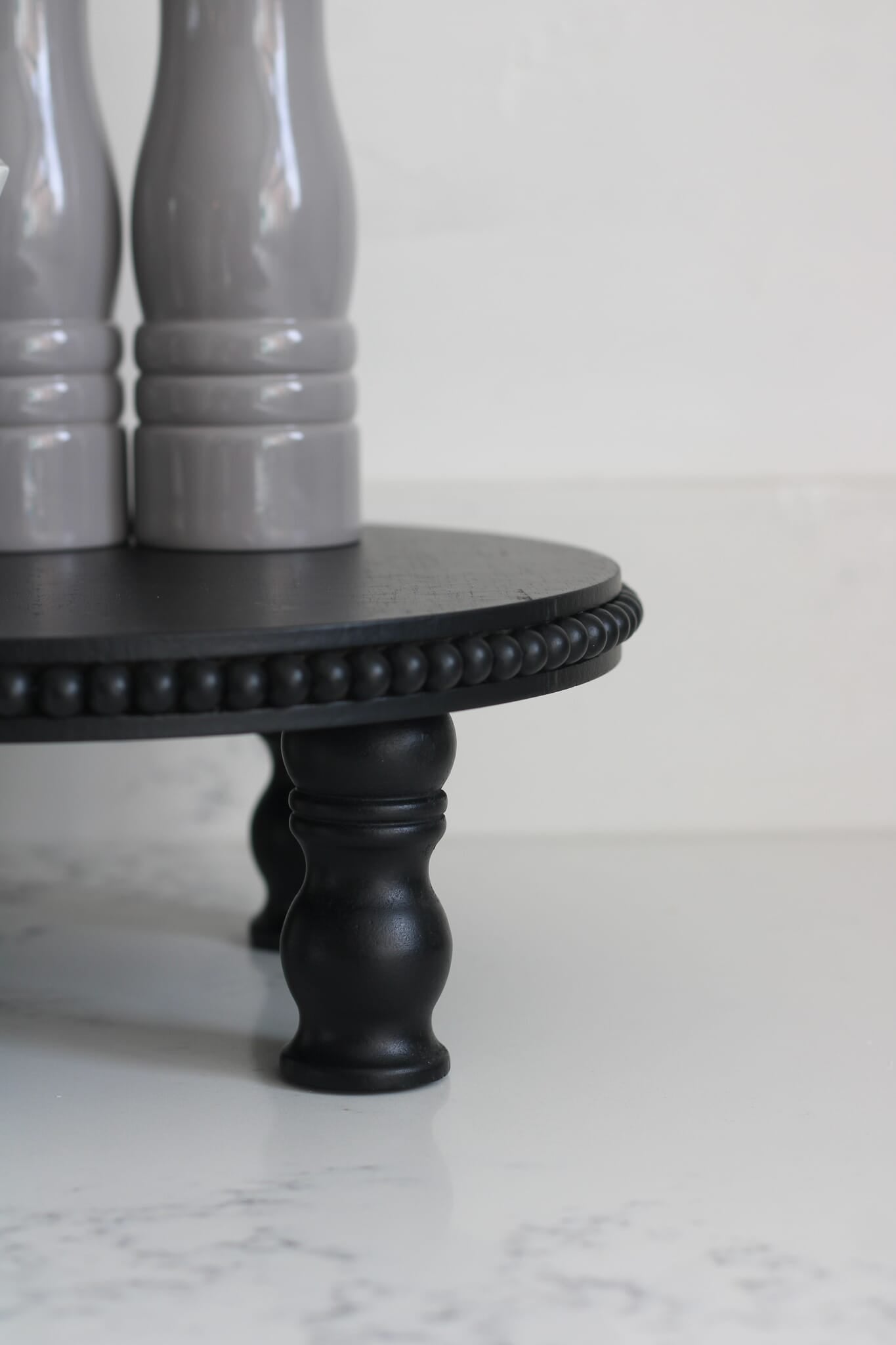 Beaded Raised Round Tray-Black