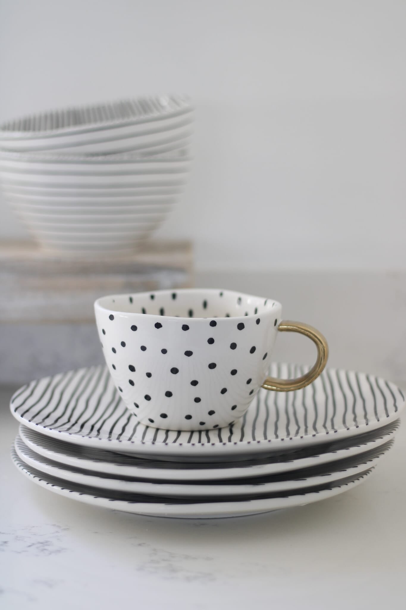 Irregular Ceramic Plates - Black Stripes 4pc Set