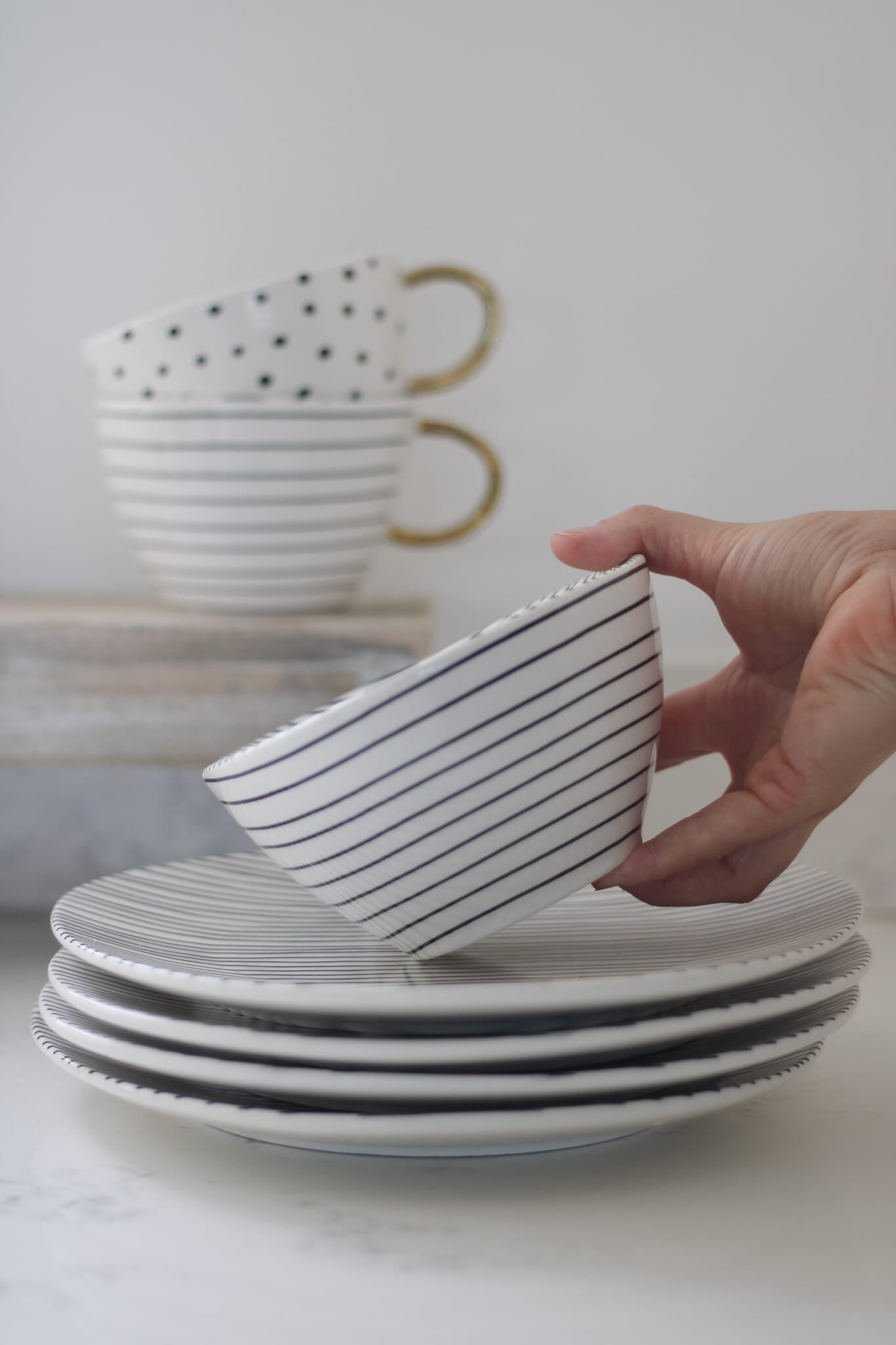 Irregular Ceramic Plates - Black Stripes 4pc Set