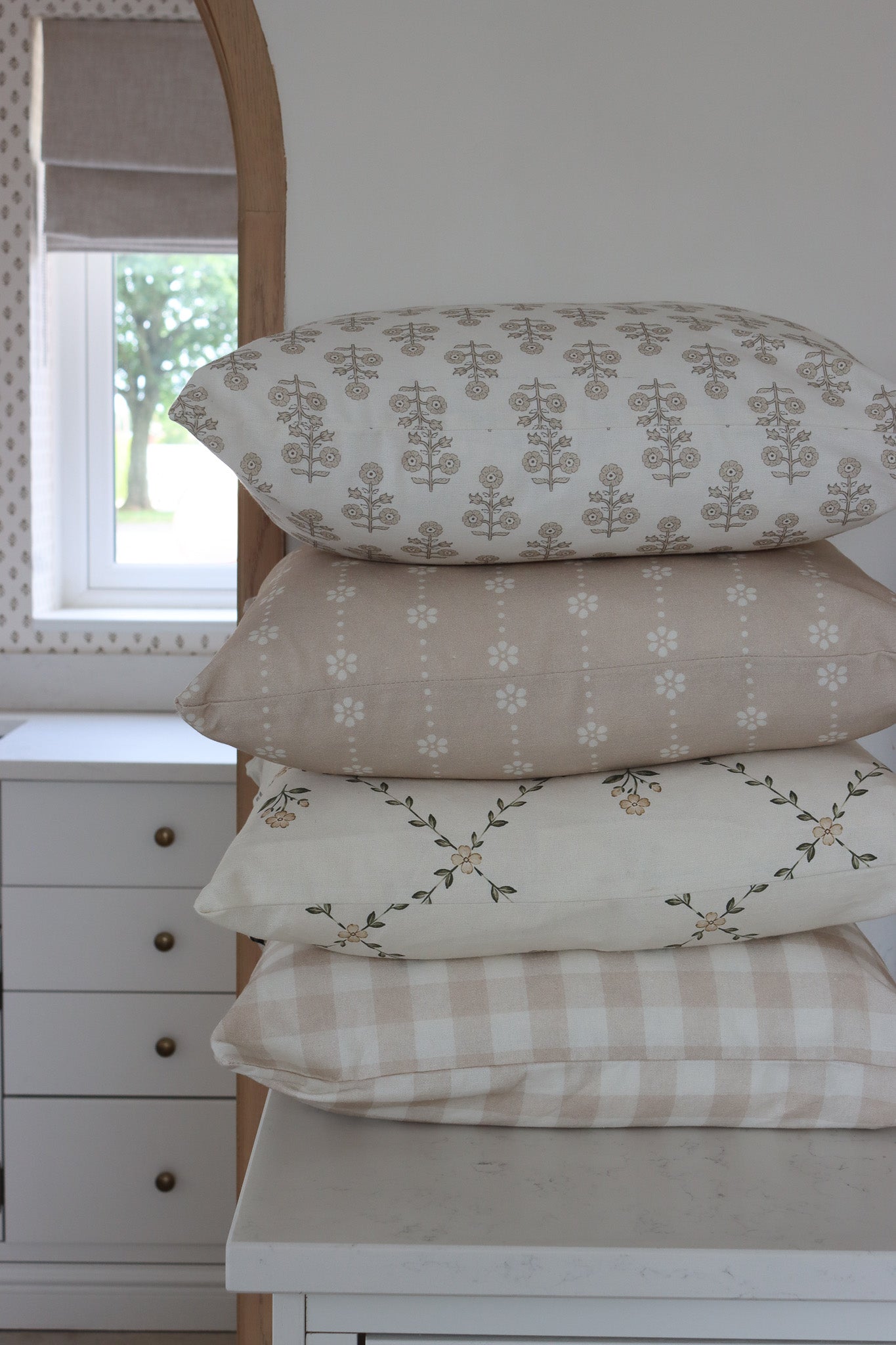 Daisy Trellis Cushion Cover